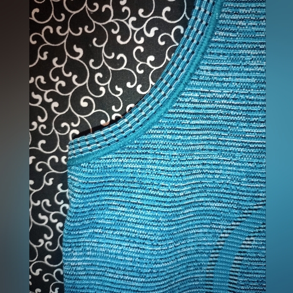 Lululemon Racerback Tanktop - Picture 3 of 8